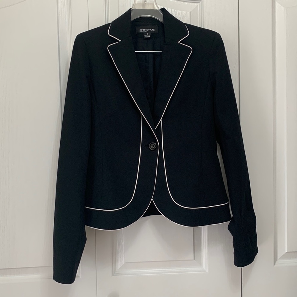 JonesNewYork black Blazer with white piping accent